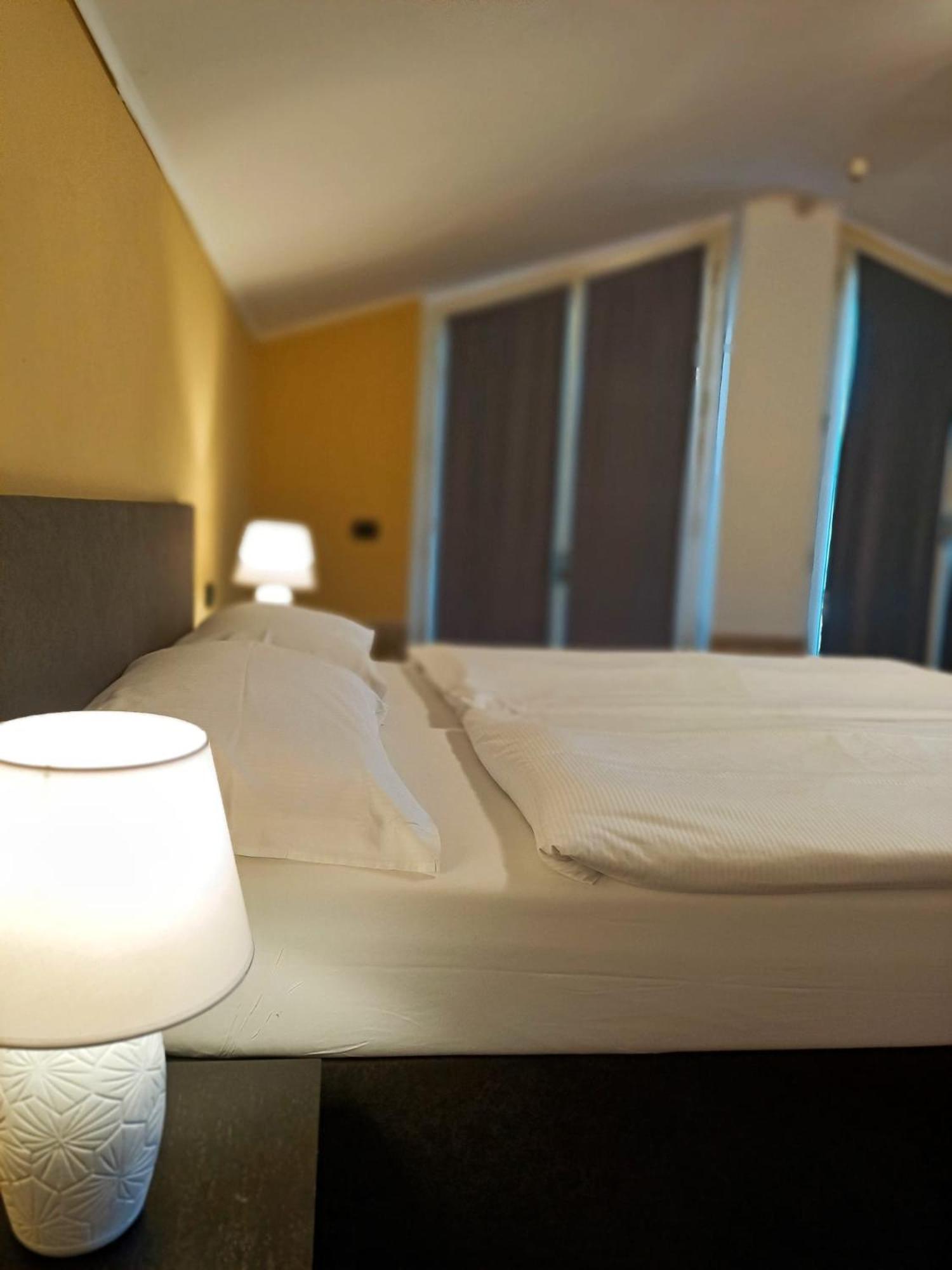Aquazzurra Resort & Aparthotel Cannobio Bagian luar foto
